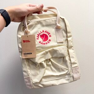 NWT Fjallraven Kanken Mini Backpack